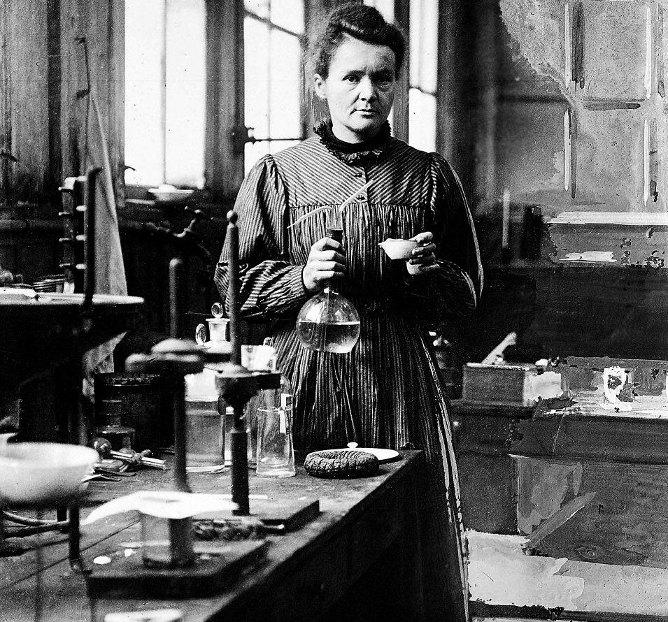 M. Skłodowska - Curie w laboratorium