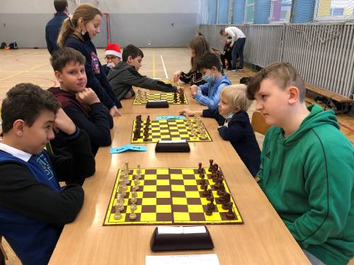 Paweł gra w szachy2.jpg